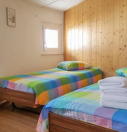 蒙特利昂餐厅酒店 *